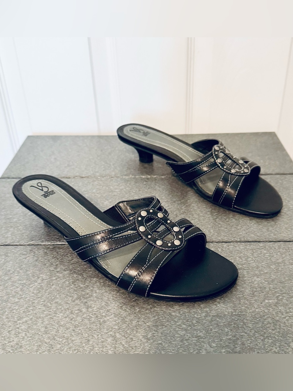 Victoria Spencer Black Silver-Embellished Kitten Heel Sandals Size 8